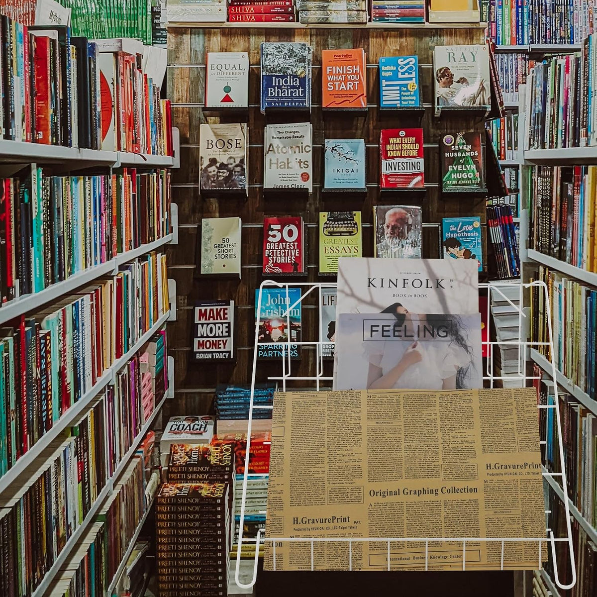 Wire Magazine Rack with 4 Open Tiers, Holds Both Magazines and Brochures, Includes Sign Channel at the Front - White Wire